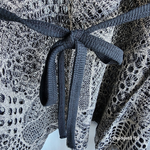 NWOT BLACK/BEIGE CROCHETED TOP/BEACH COVERUP LILY BY FIRMIANA - SIZE LARGE - Picture 6 of 12